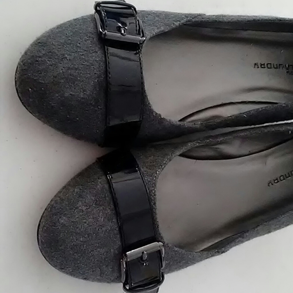 CL by Laundry Wedge Pump Grey Felt Patent Buckle